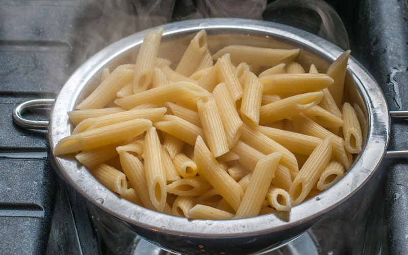The One Circumstance When You Actually Should Rinse Your Cooked Pasta