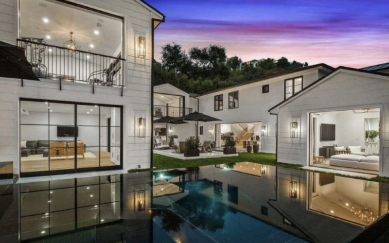 Rihanna Asks $80,000 Per Month for Posh Beverly Hills Rental Mansion