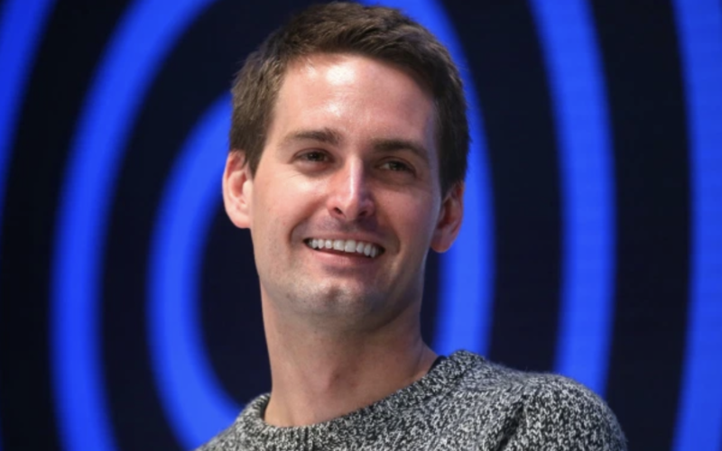 Snap Reaches 293M Users, Revenue Sharply Increases