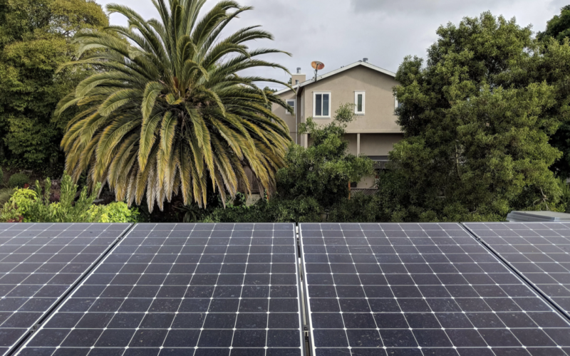 How many solar panels do you need to power your house?