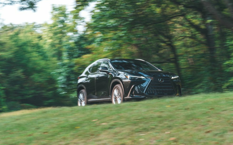 Tested: 2022 Lexus NX350 Goes for the Middle Ground