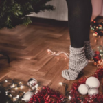 People who decorate for the holidays appear friendlier, study finds