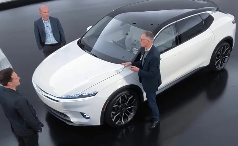 Chrysler Airflow EV Concept Previews Stellantis’s Mach-E Rival