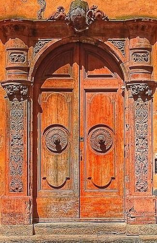 CNT Photo of the Day January 9, 2022 Smiling Doors