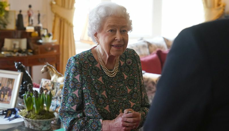 Queen Elizabeth II tests positive for COVID; mild symptoms