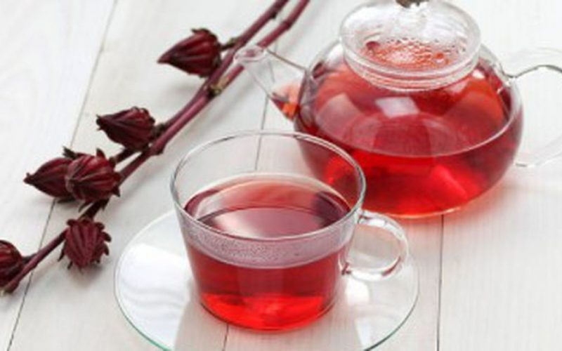 The benefits of hibiscus tea, the ultimate flower power