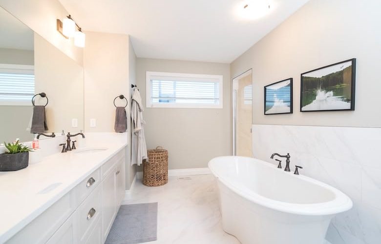 Why you shouldn’t store these 5 things in your bathroom
